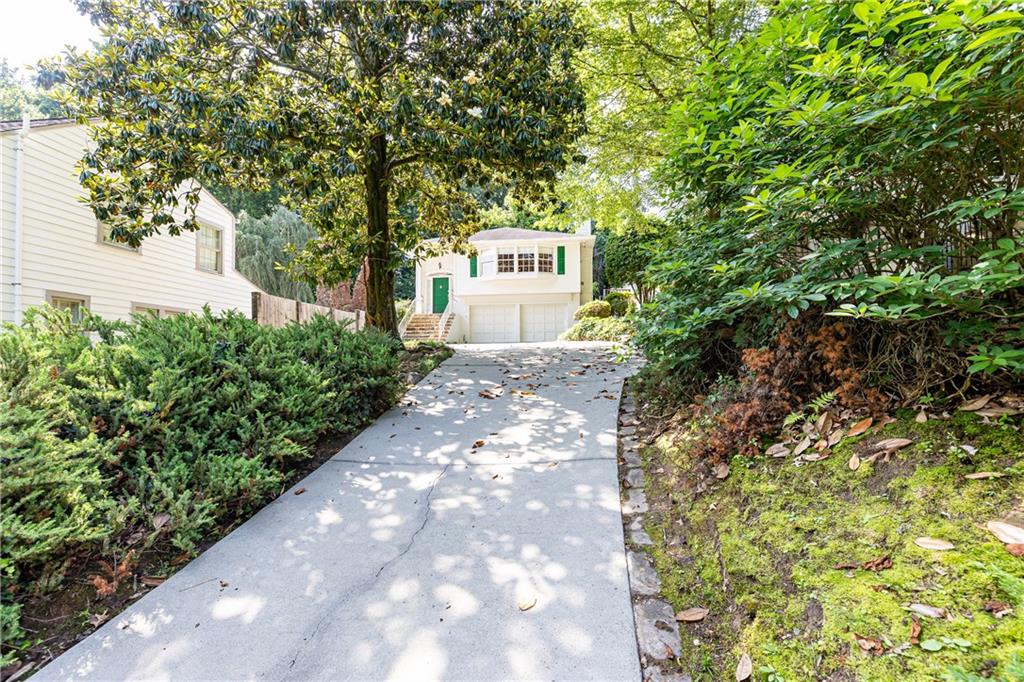 746 Gladstone Road NW