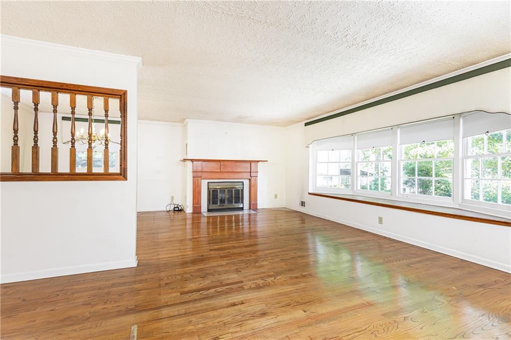 746 Gladstone Road NW