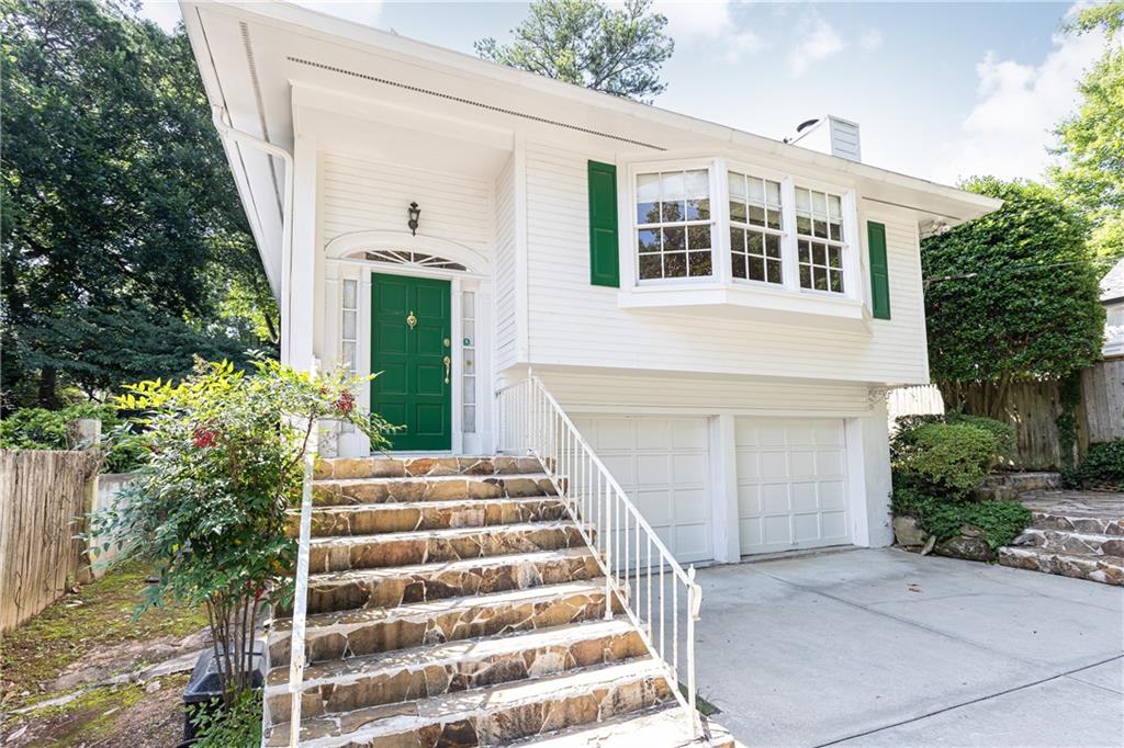 746 Gladstone Road NW