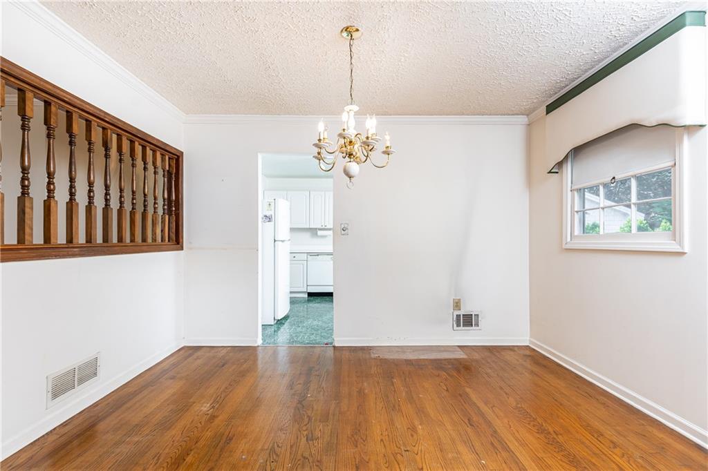 746 Gladstone Road NW