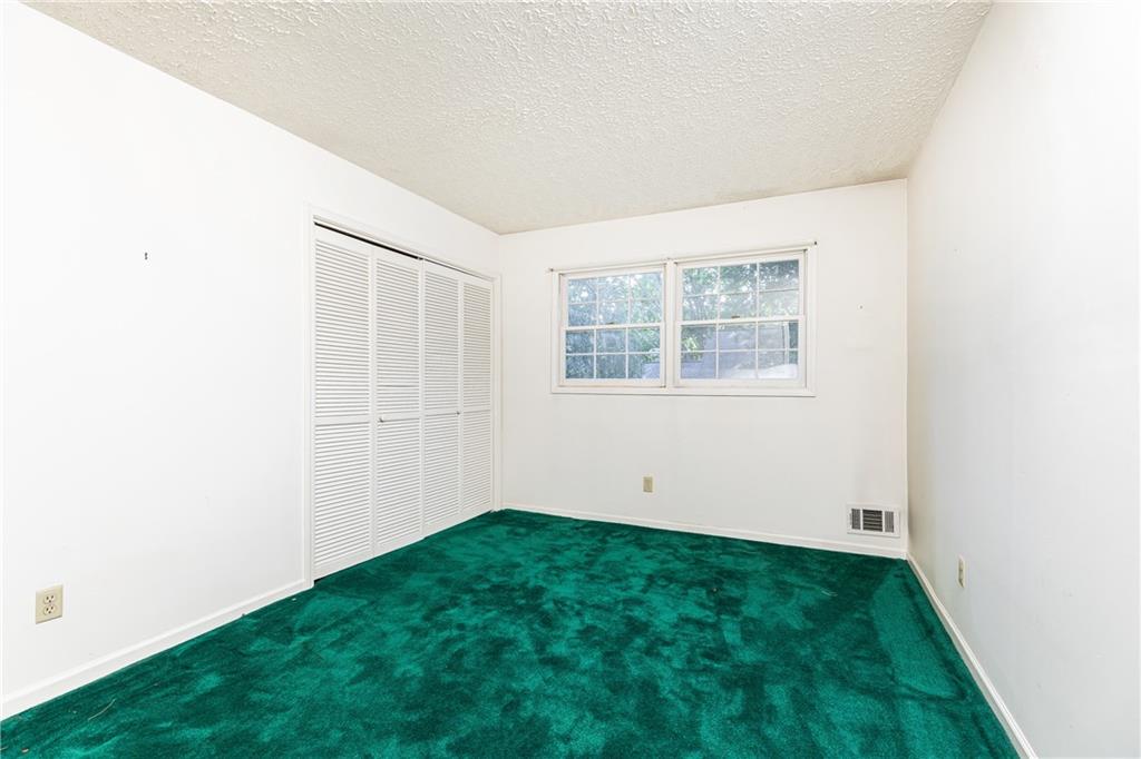 746 Gladstone Road NW