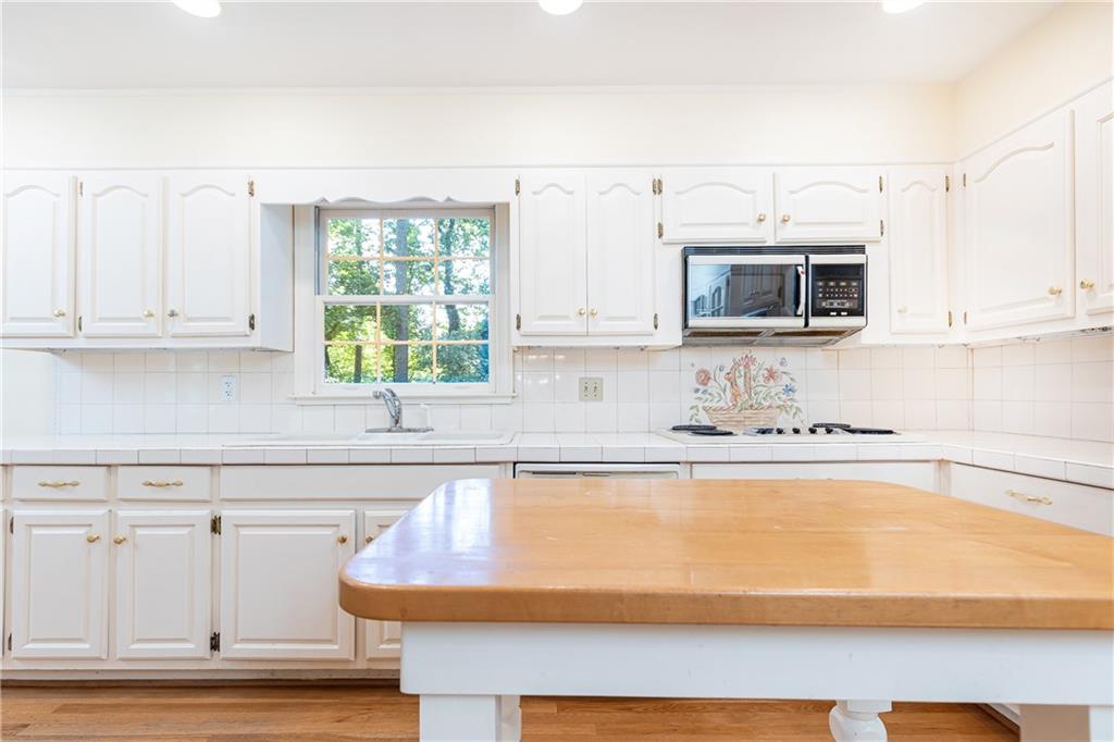 5287 Vernon Lake Drive