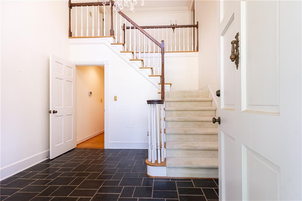 5287 Vernon Lake Drive