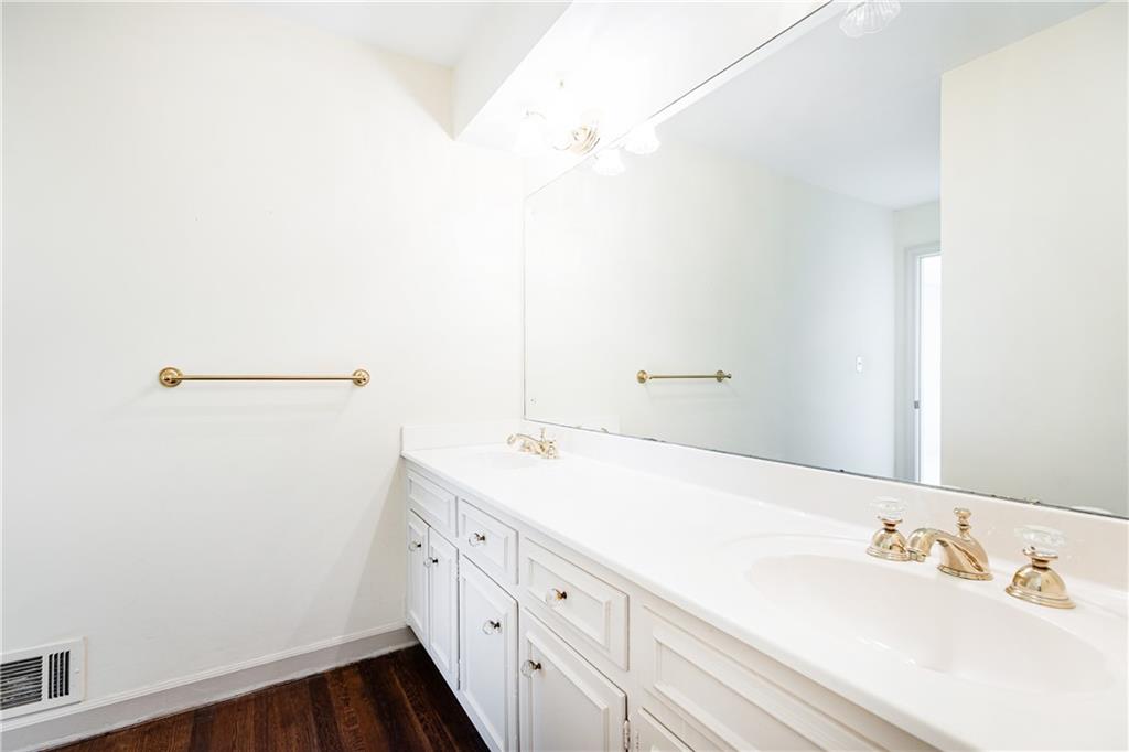 5287 Vernon Lake Drive