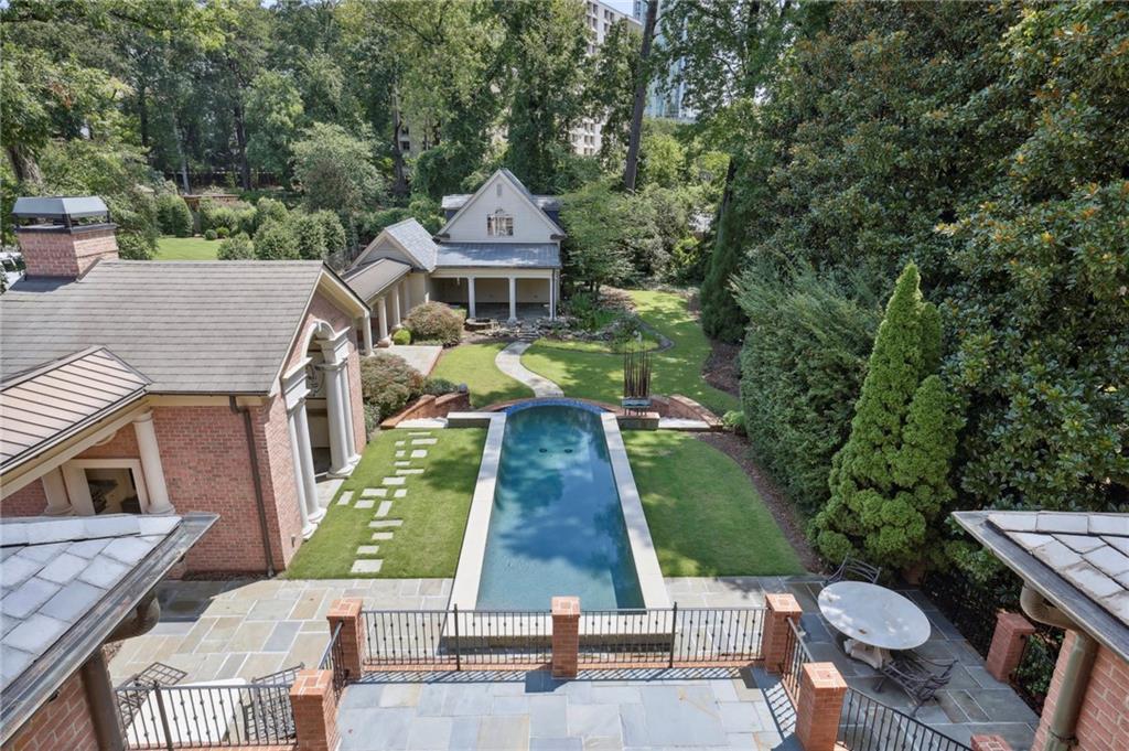 2883 Andrews Drive NW