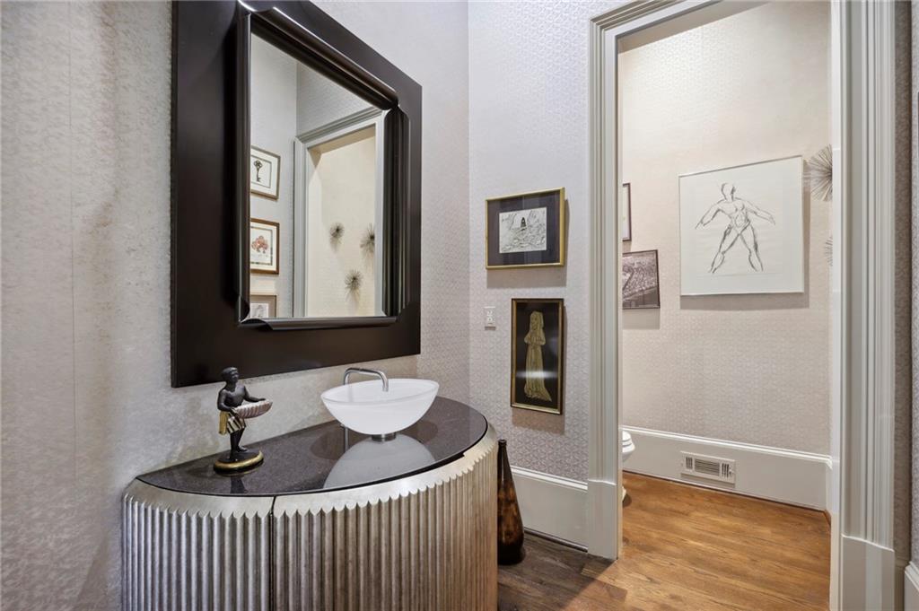 2883 Andrews Drive NW