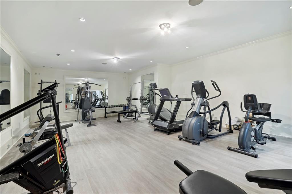 2883 Andrews Drive NW