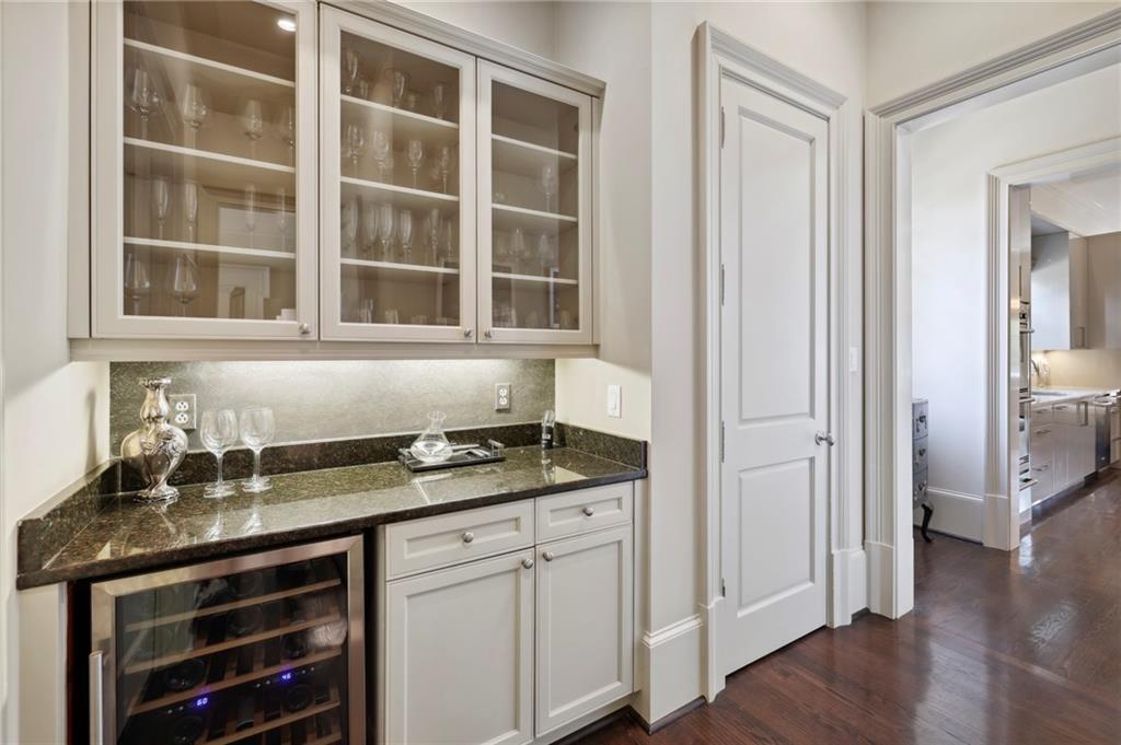 2883 Andrews Drive NW