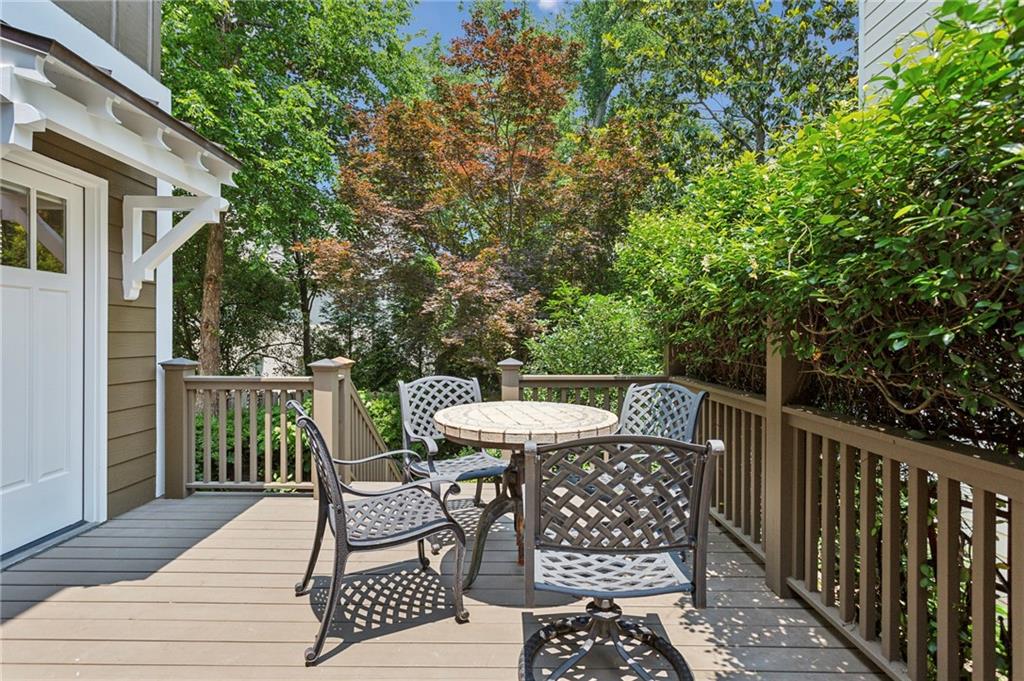 16 Walker Terrace NE