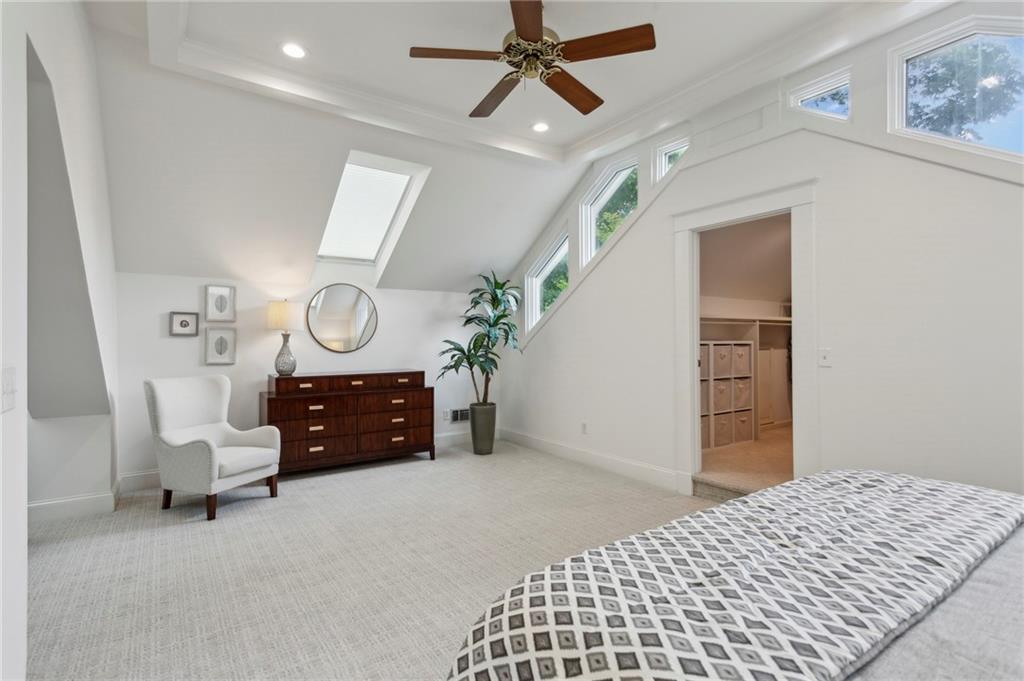 16 Walker Terrace NE