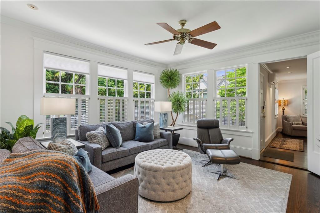 16 Walker Terrace NE