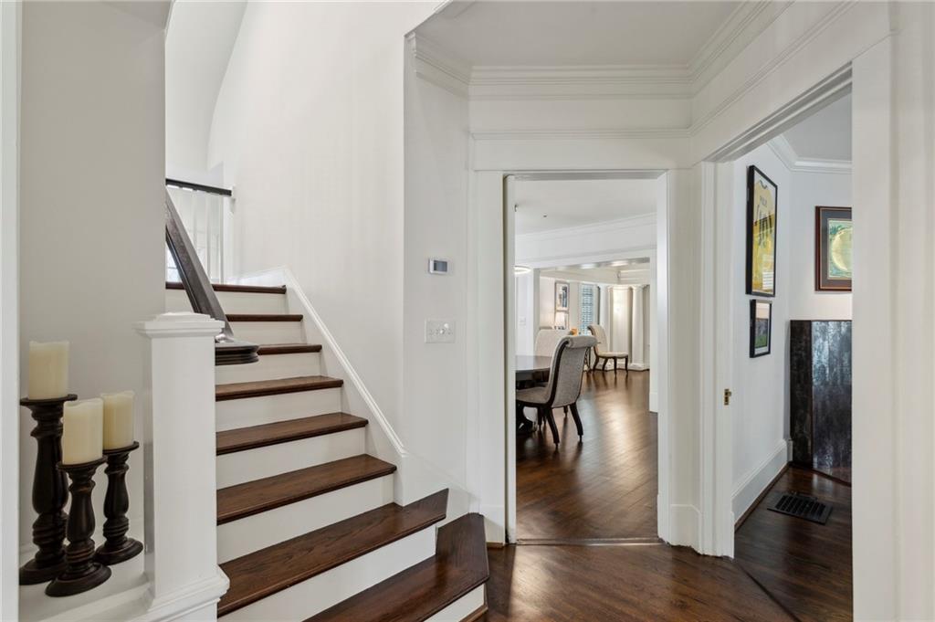 16 Walker Terrace NE