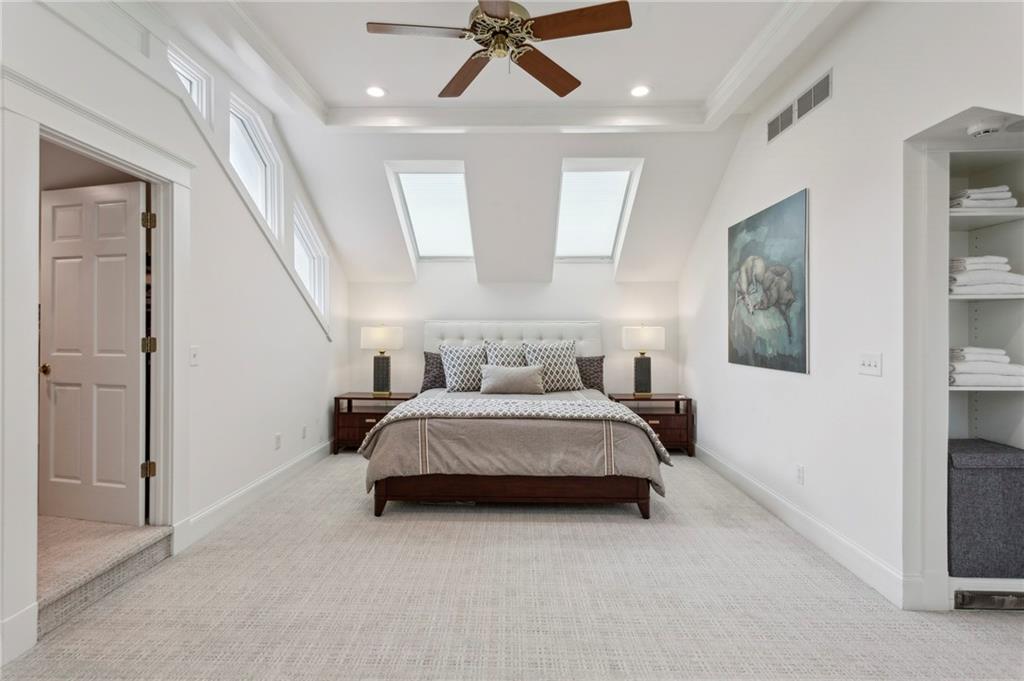 16 Walker Terrace NE