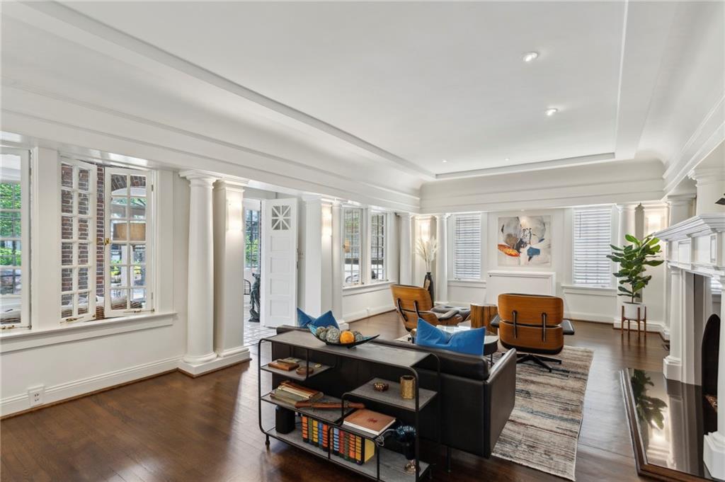 16 Walker Terrace NE