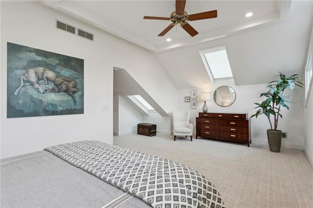 16 Walker Terrace NE