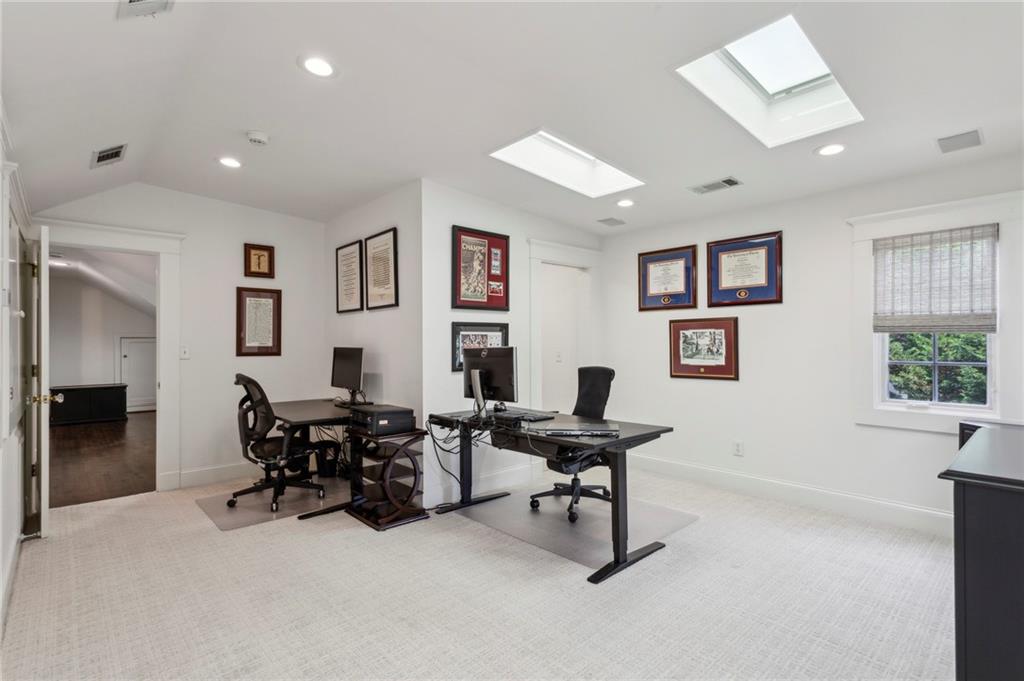 16 Walker Terrace NE