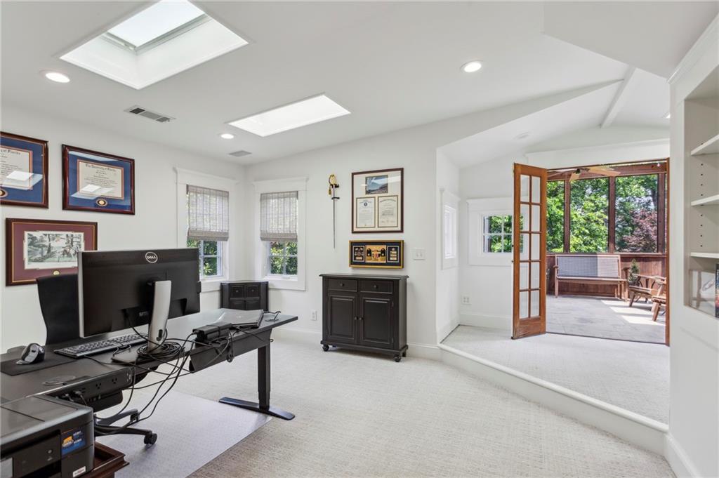 16 Walker Terrace NE