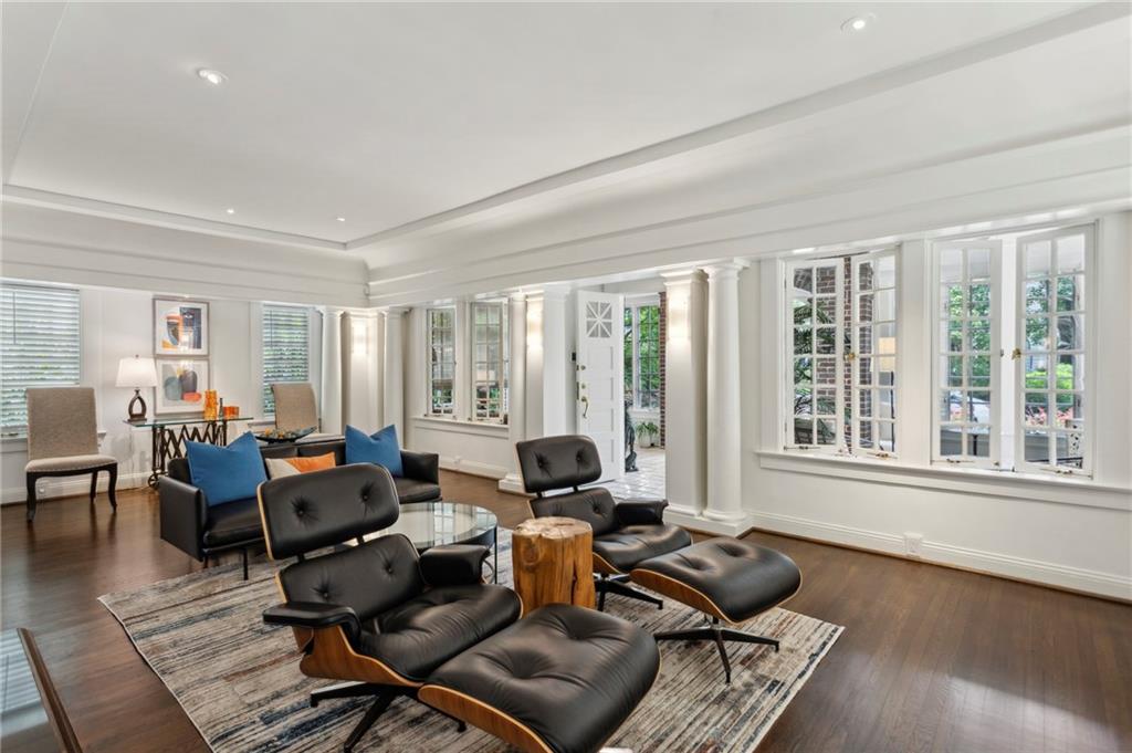 16 Walker Terrace NE