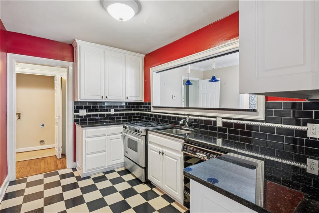 22 Peachtree Hills Avenue NE