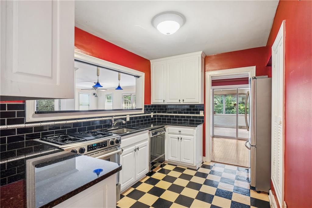 22 Peachtree Hills Avenue NE