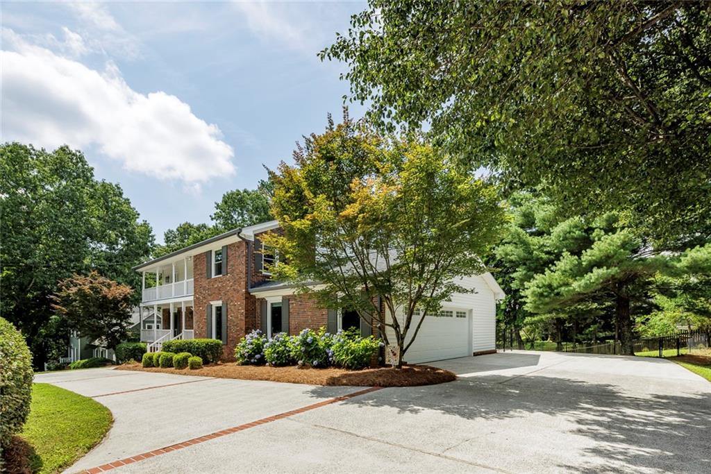 4047 Dunwoody Club Drive