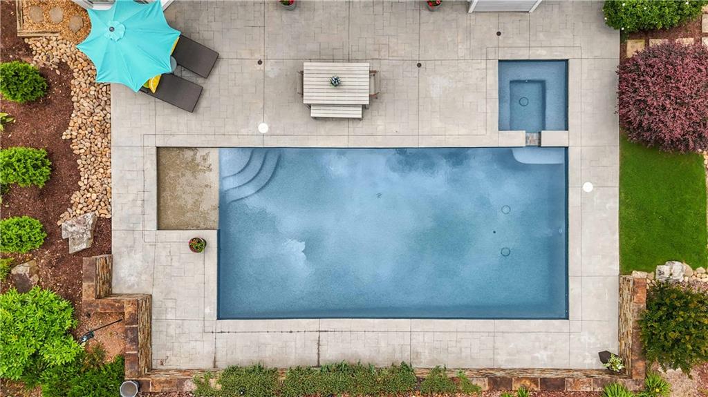 520 Weatherend Court