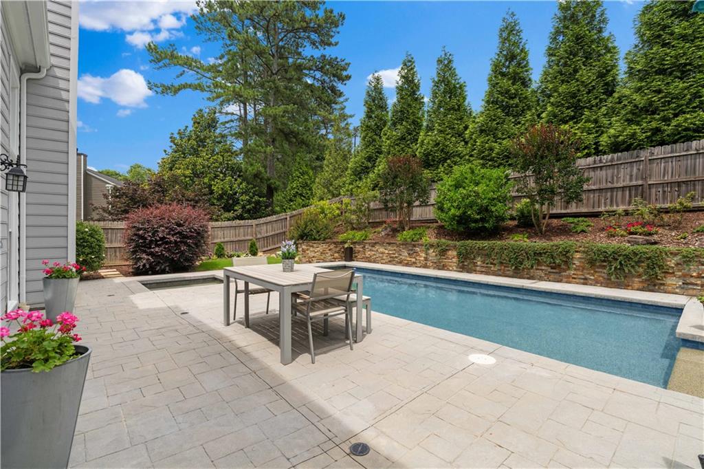 520 Weatherend Court