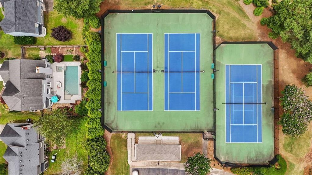 520 Weatherend Court