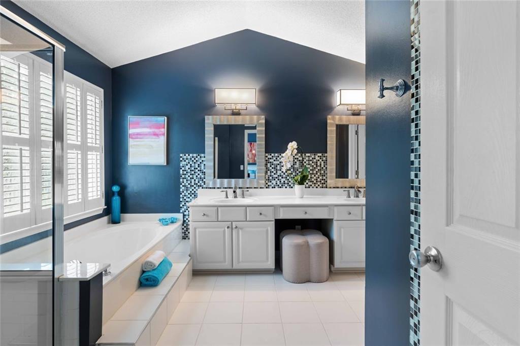 520 Weatherend Court