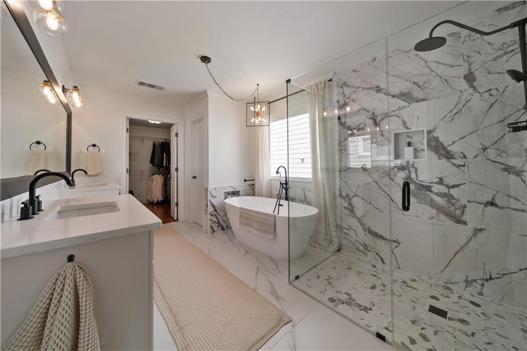 1360 Edmund Court NE