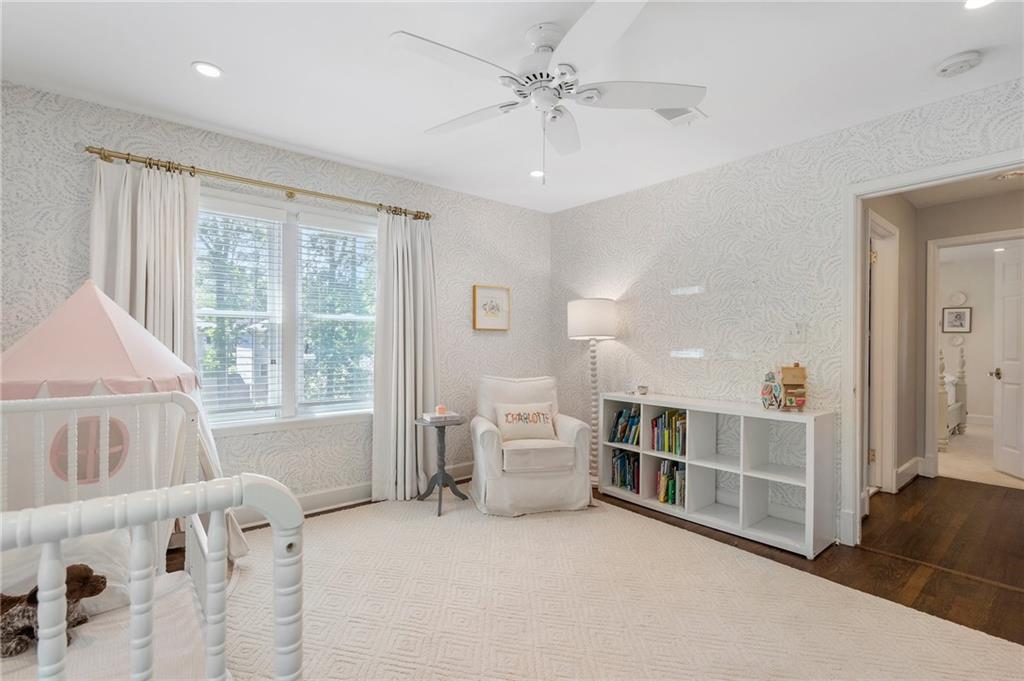 733 Greenview Avenue NE