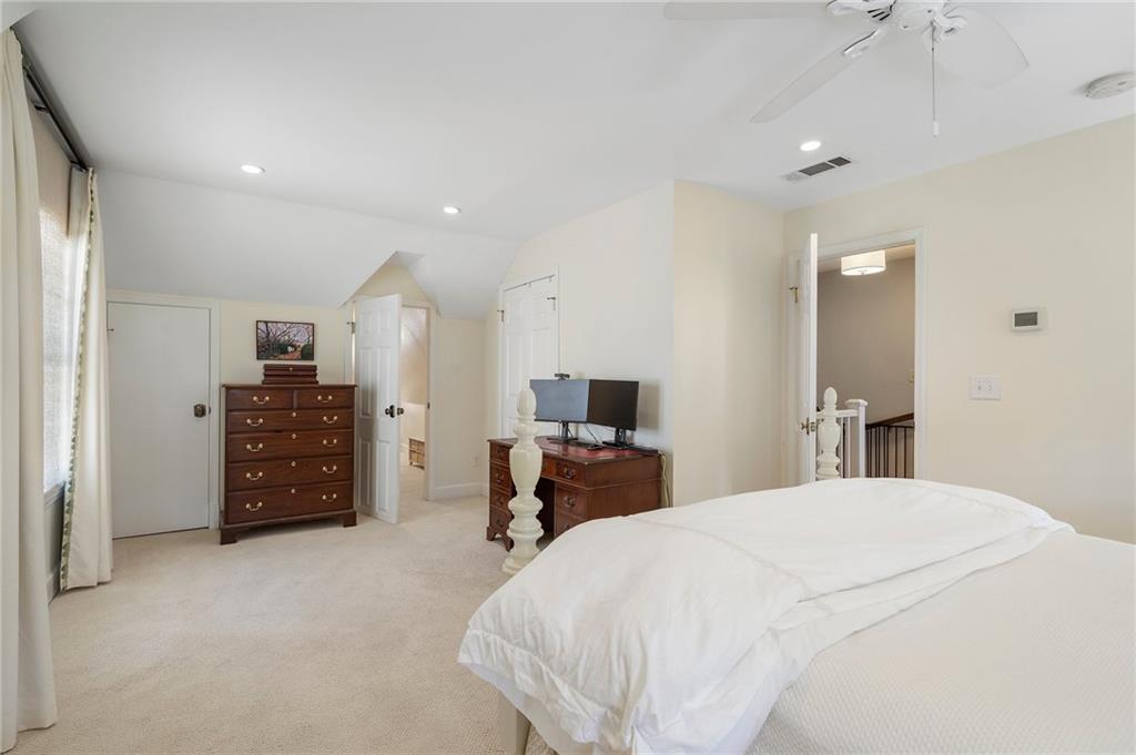 733 Greenview Avenue NE