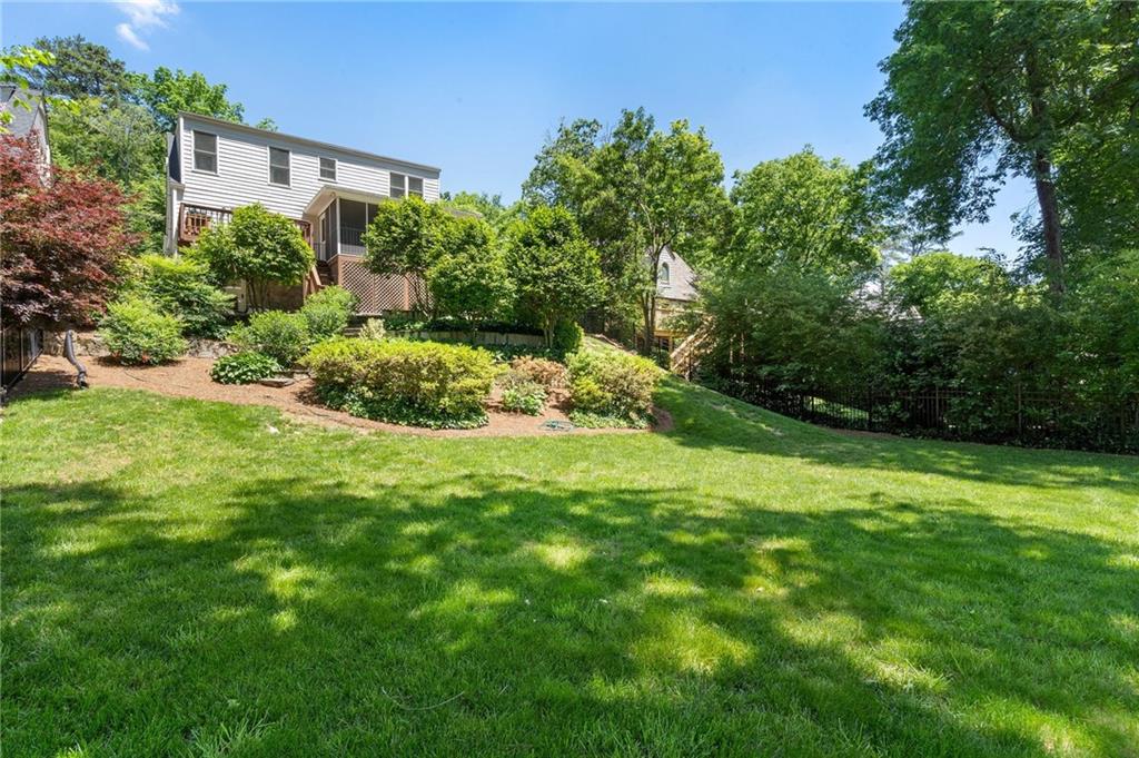 733 Greenview Avenue NE