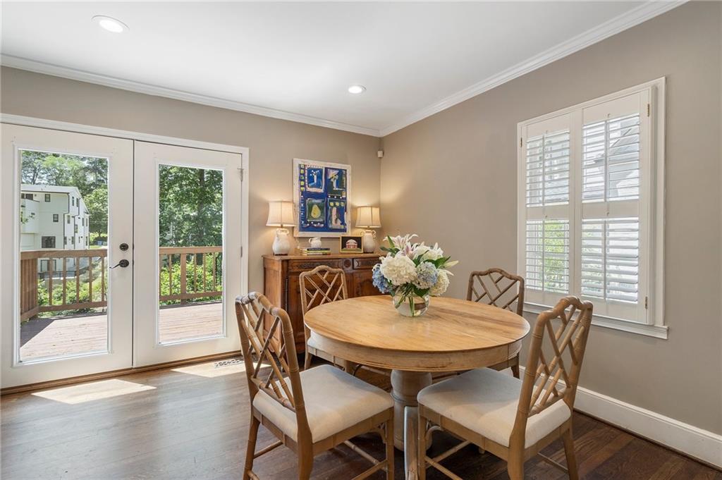 733 Greenview Avenue NE