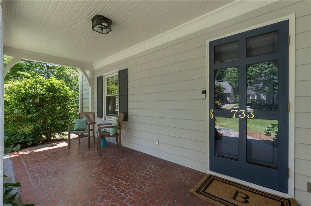 733 Greenview Avenue NE