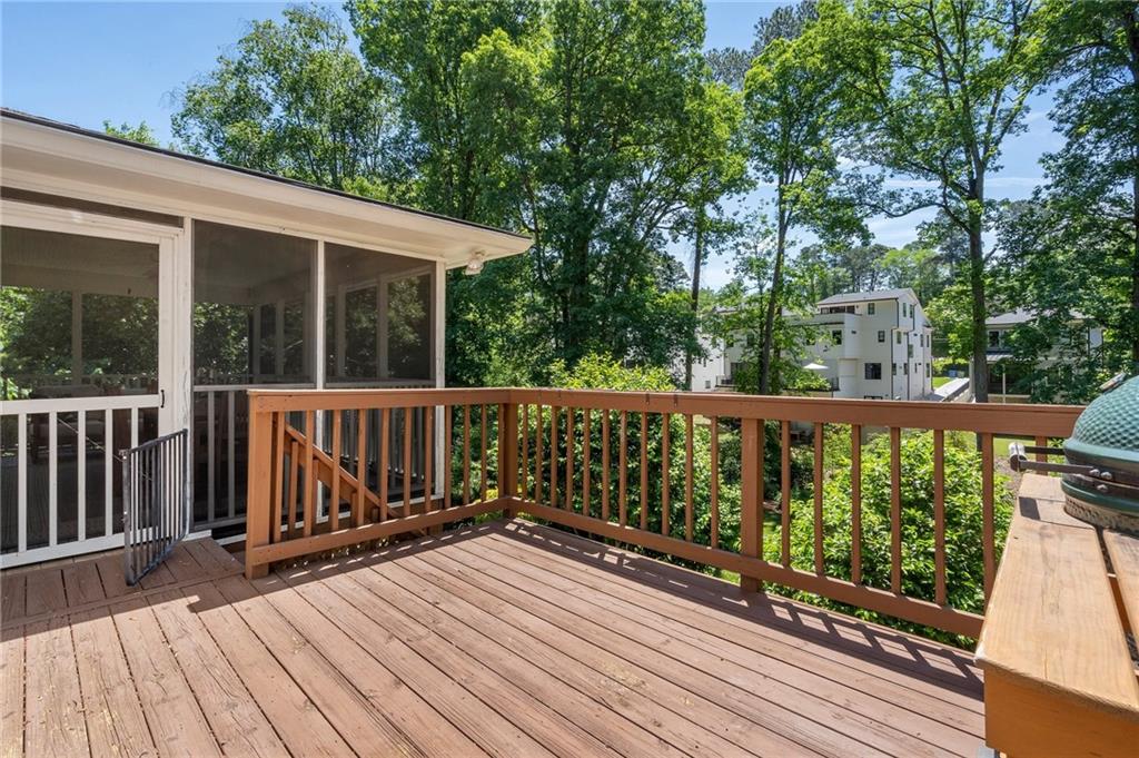 733 Greenview Avenue NE