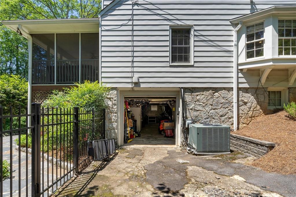 733 Greenview Avenue NE