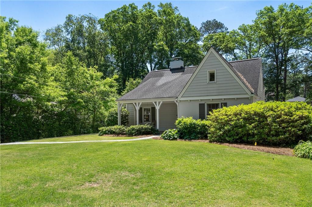 733 Greenview Avenue NE