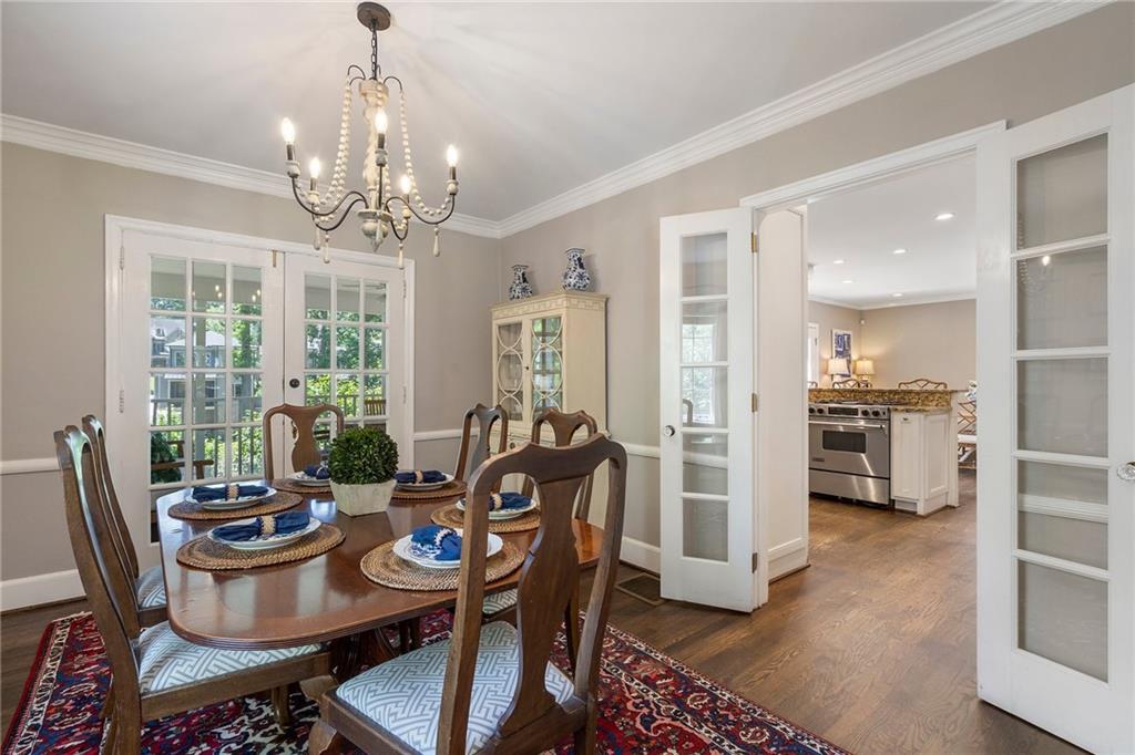 733 Greenview Avenue NE