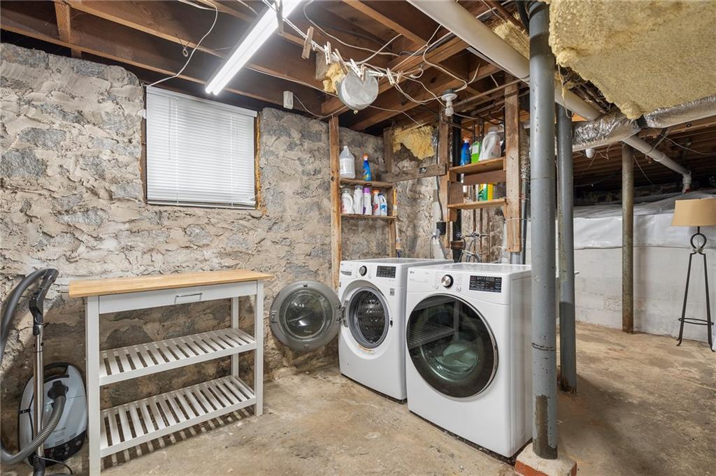 733 Greenview Avenue NE