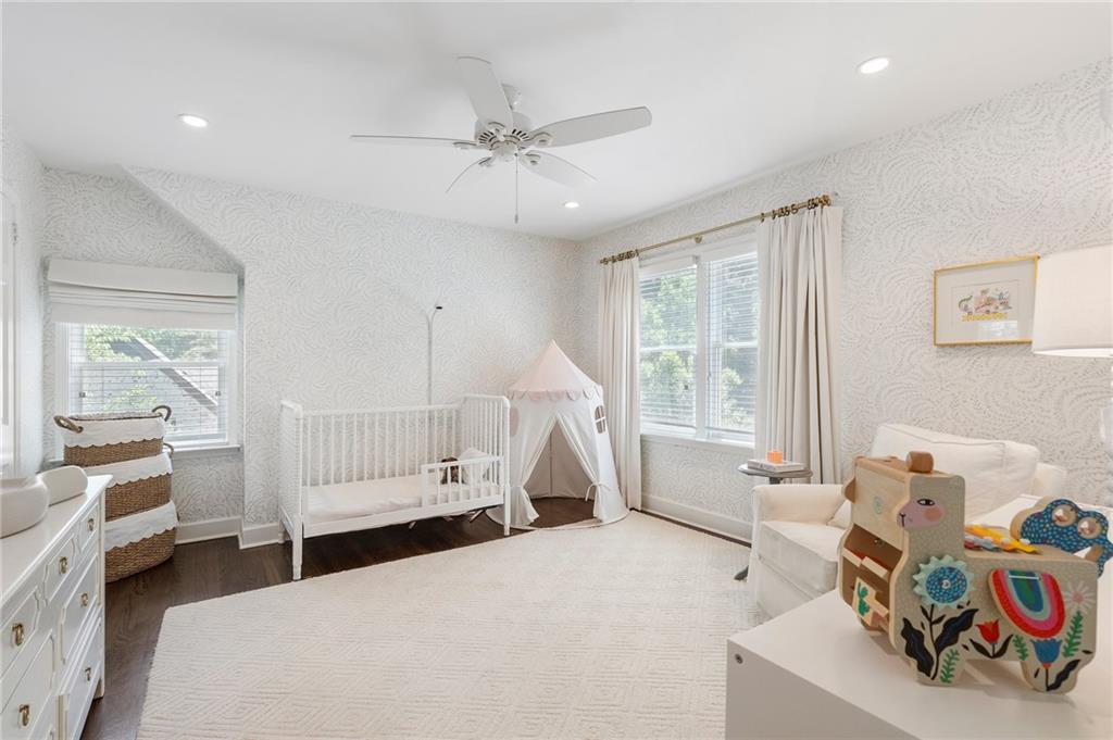 733 Greenview Avenue NE