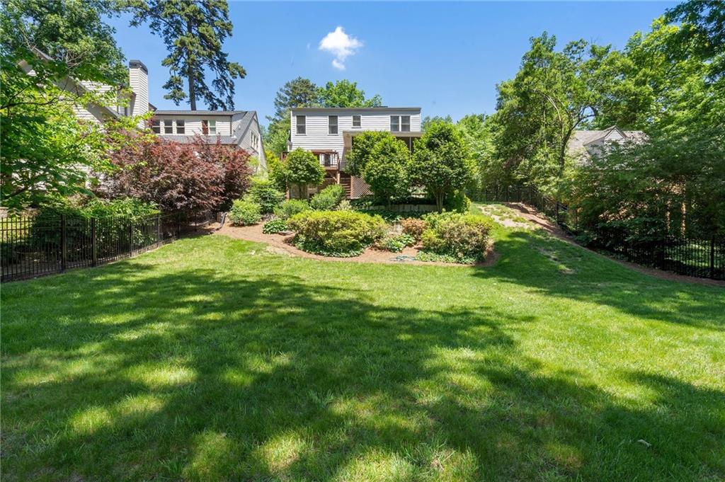 733 Greenview Avenue NE