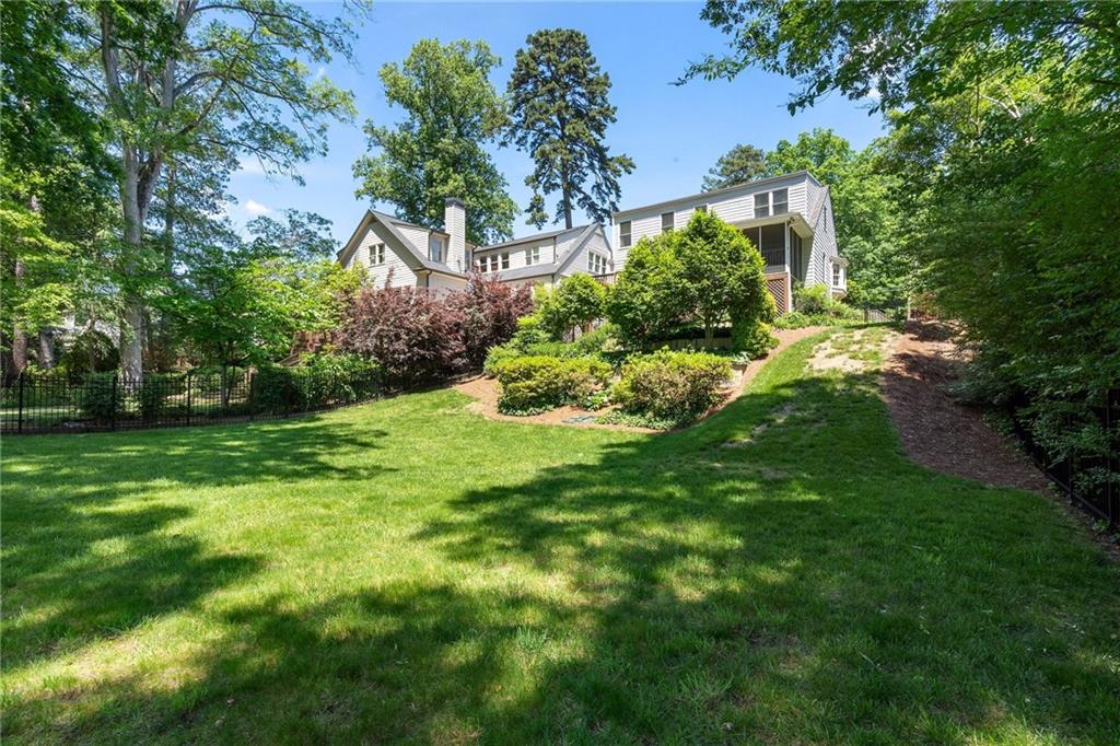 733 Greenview Avenue NE