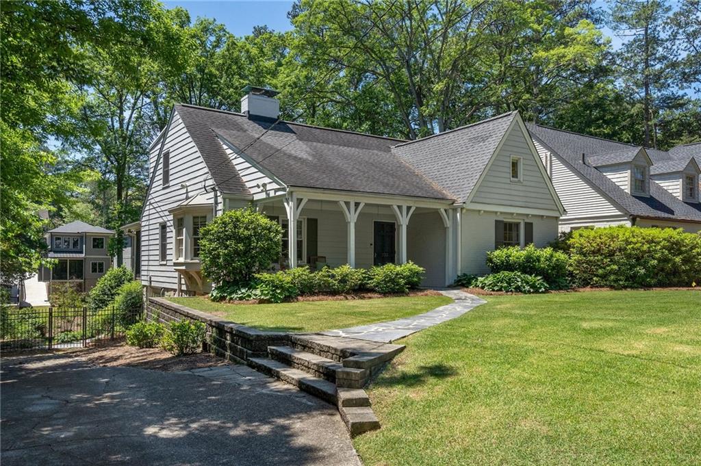 733 Greenview Avenue NE