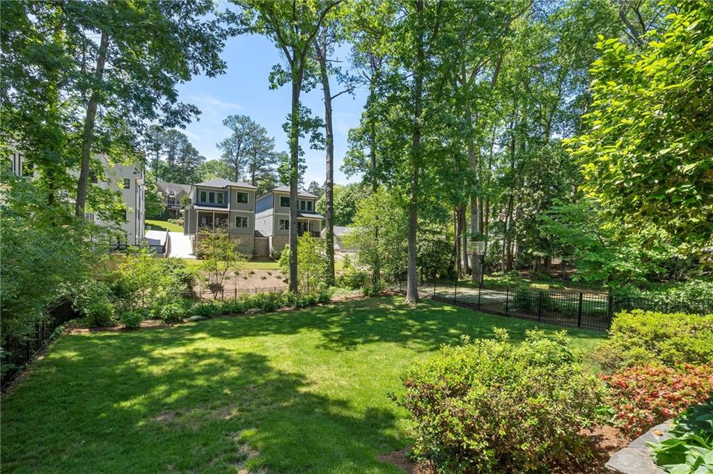 733 Greenview Avenue NE