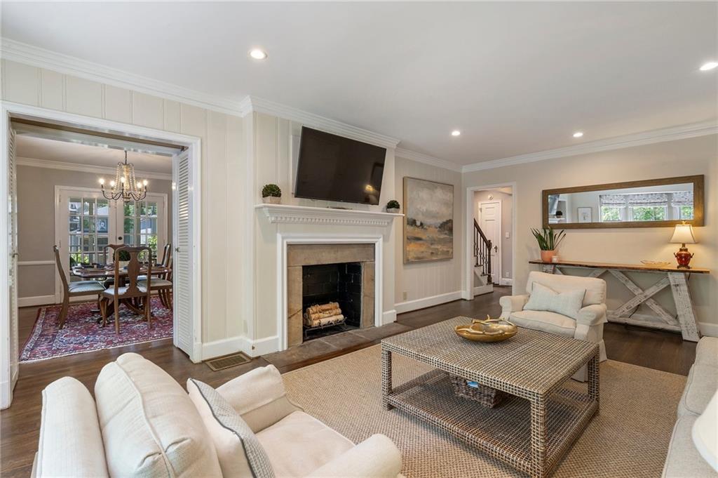 733 Greenview Avenue NE