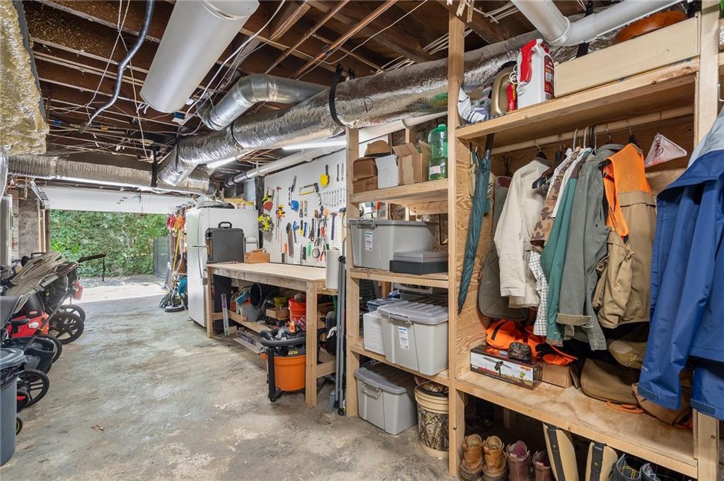 733 Greenview Avenue NE