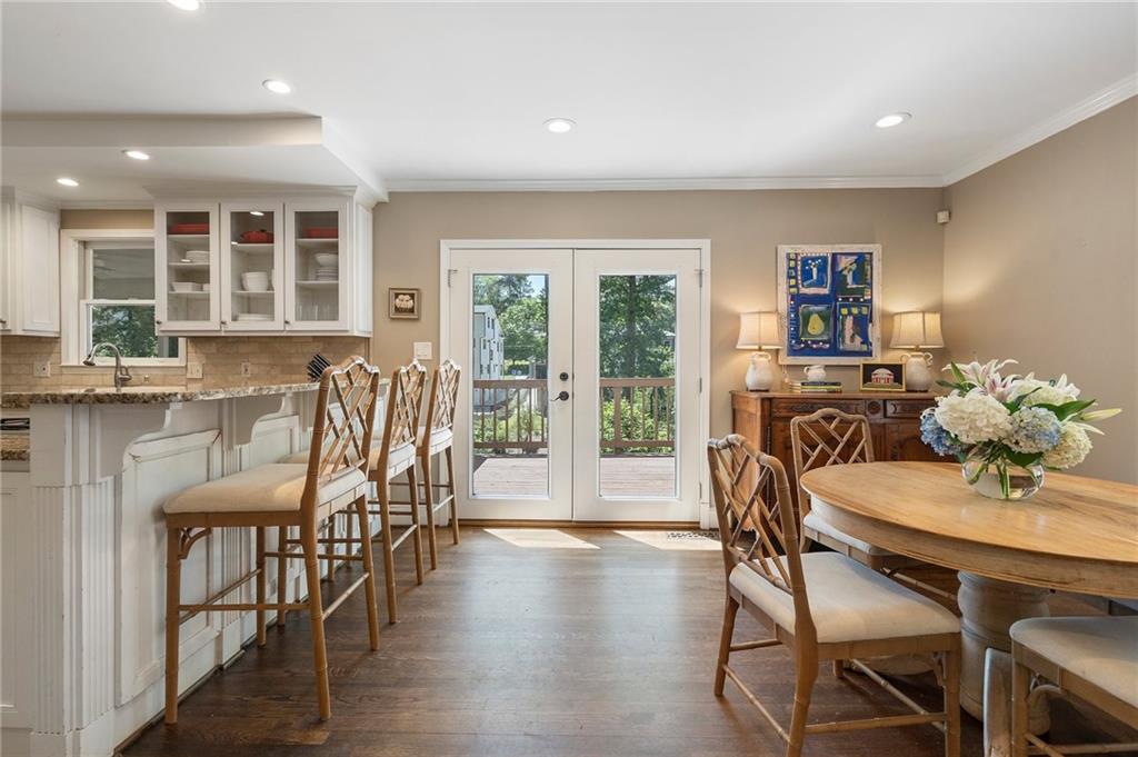 733 Greenview Avenue NE