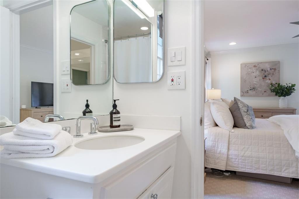 4095 N Broadland Road NW