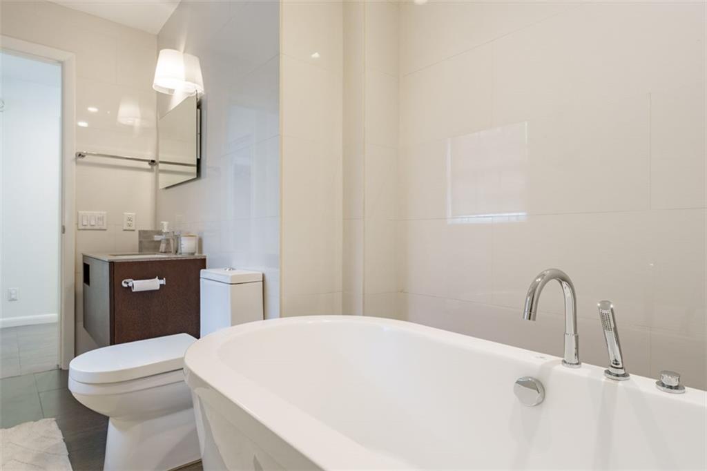 4095 N Broadland Road NW